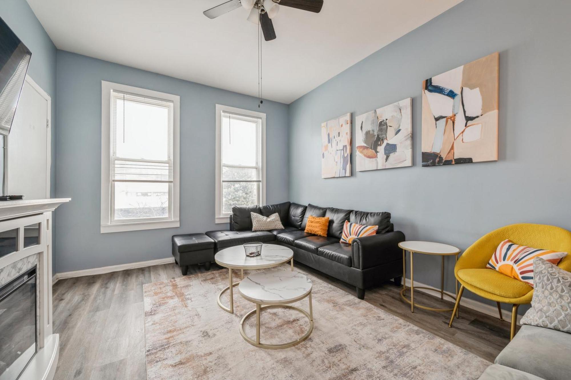 Cozy Two Bedroom Unit Near Lakeview Lincolnpark Wrigley Chicago Bagian luar foto
