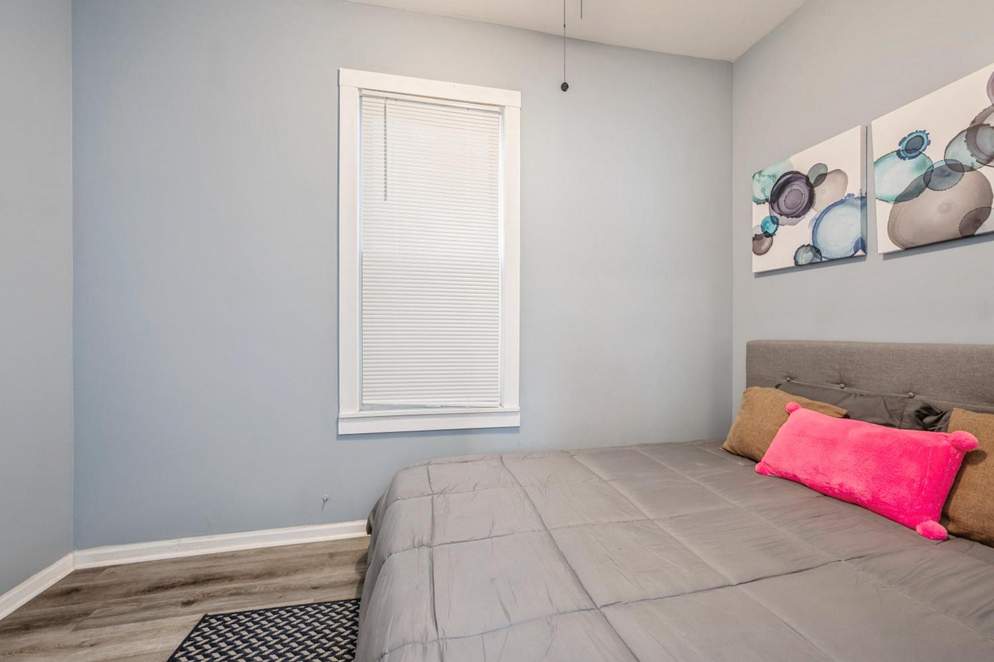 Cozy Two Bedroom Unit Near Lakeview Lincolnpark Wrigley Chicago Bagian luar foto